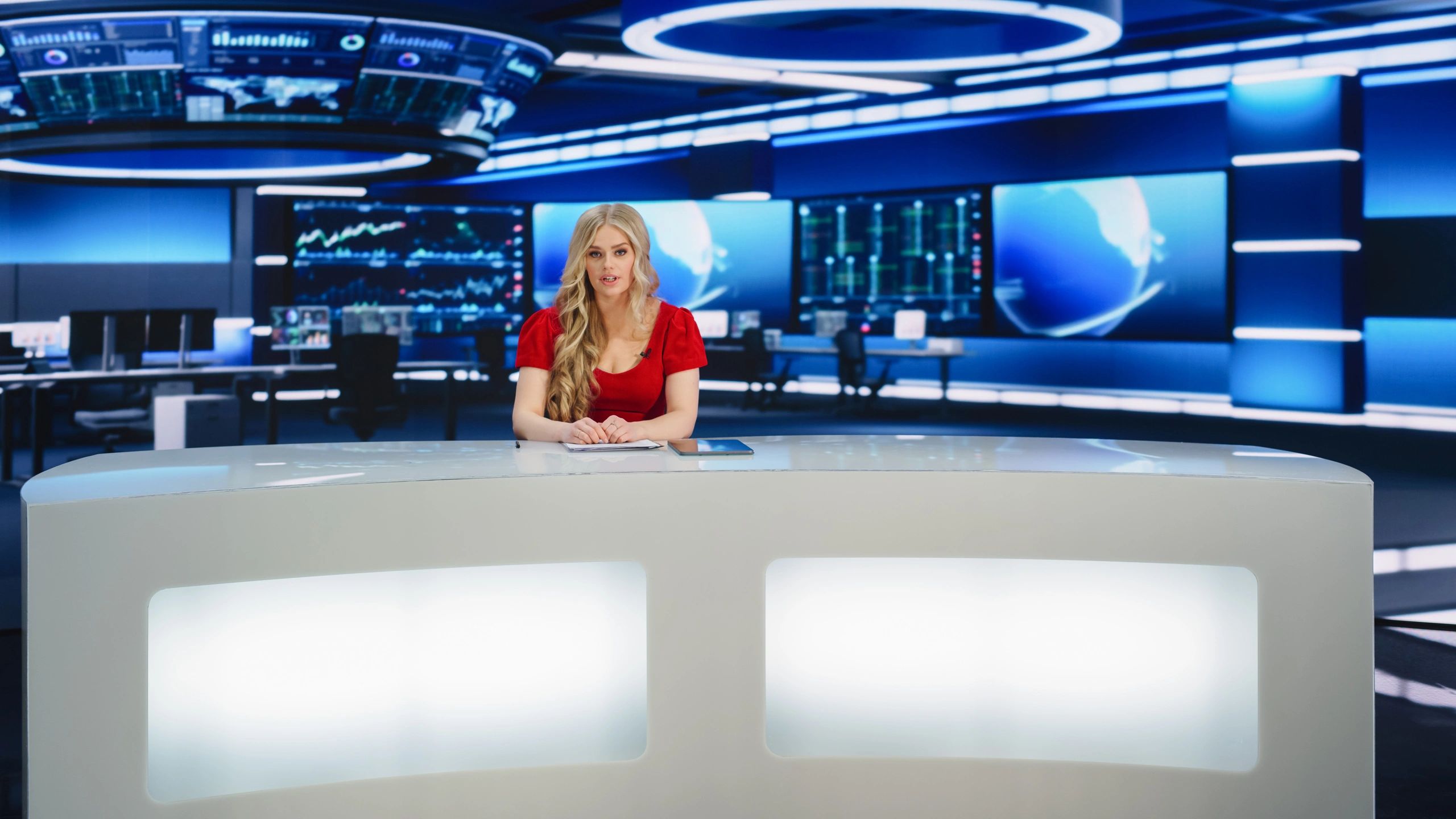 Broadcast presenter representing the UthinkUKnowSports audience